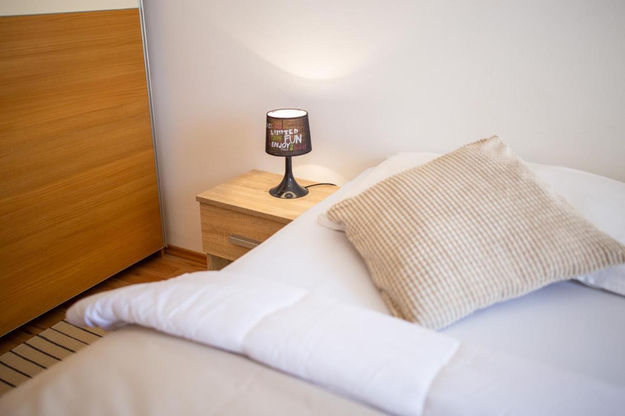 Apartment Tia 茨里克韦尼察 外观 照片